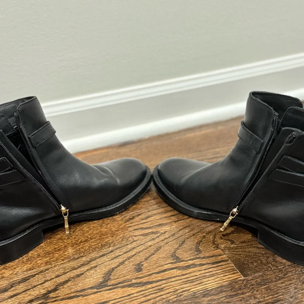 J. McLaughlin Sascha ankle black boot size 8 zipper minimalist luxury bamboo